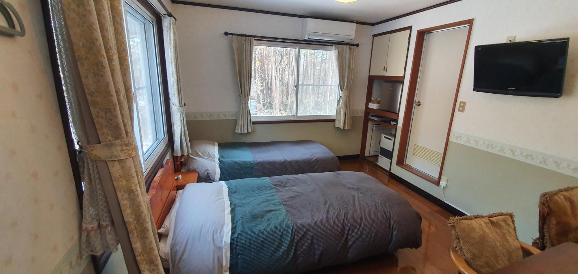 Snowhere Ski Lodge Hakuba Exterior photo